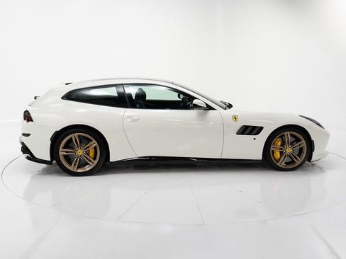 Used 2017 Ferrari GTC4Lusso image 6
