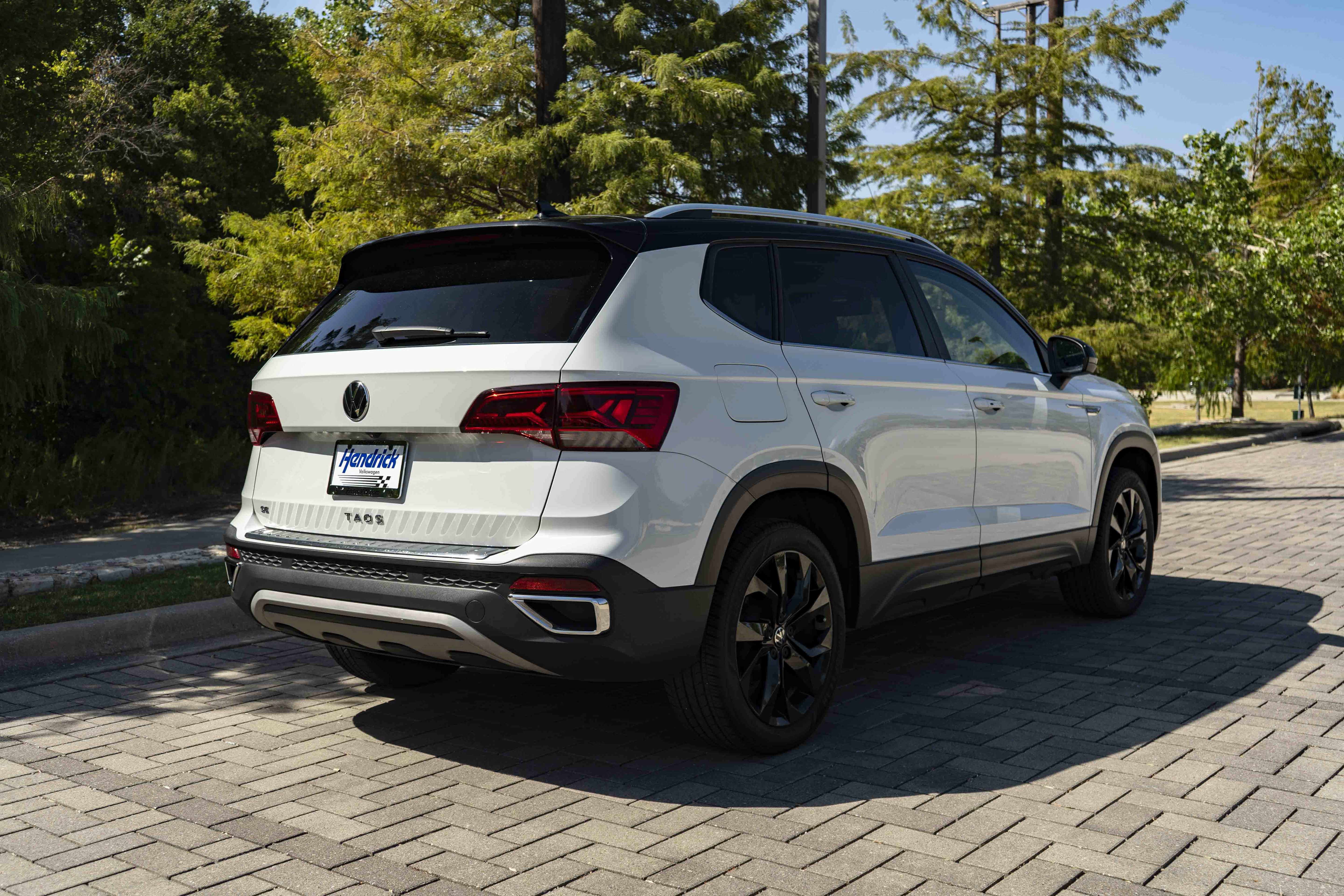 Certified 2023 Volkswagen Taos SE w/ Panoramic Sunroof Package FWD image 8