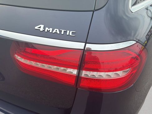 Used 2017 Mercedes-Benz E 400 4MATIC Wagon image 45