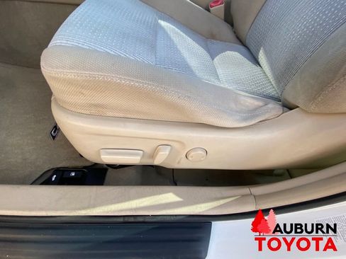 Used 2012 Toyota Camry XLE FWD image 30