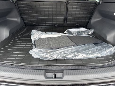 New 2026 Volkswagen Atlas Cross Sport SEL Premium R-Line image 22