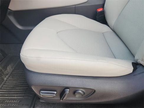 New 2026 Toyota Grand Highlander XLE image 16