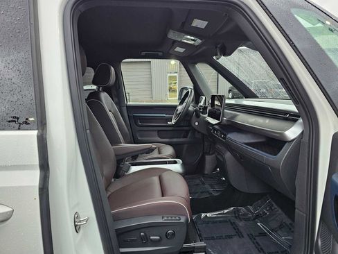 Used 2025 Volkswagen ID. Buzz Pro S image 11