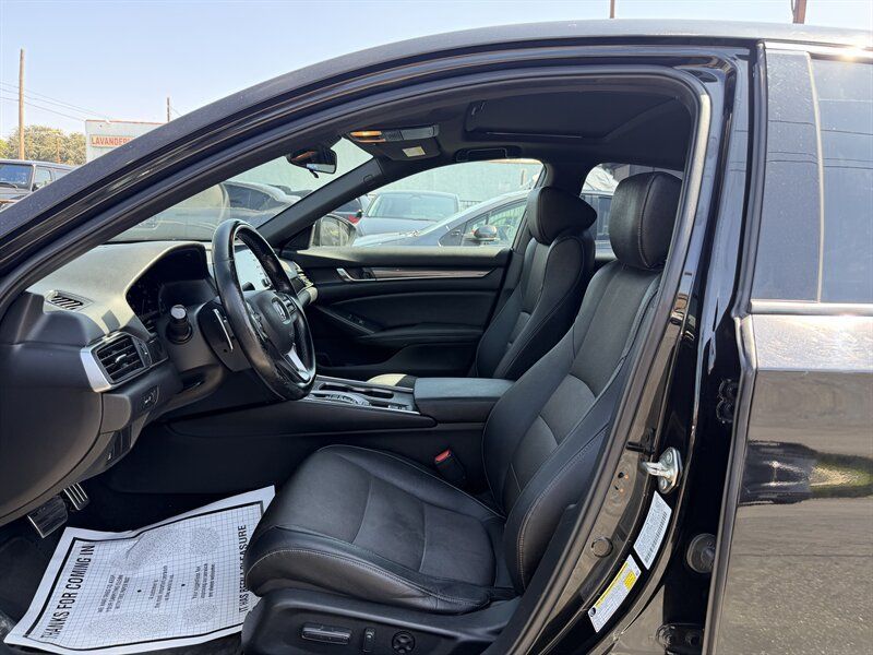 Used 2019 Honda Accord Sport image 9