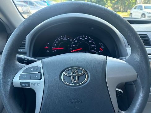 Used 2011 Toyota Camry LE FWD image 22