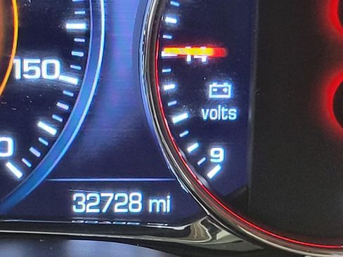 Used 2019 GMC Acadia Denali image 2