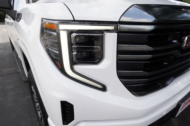 Used 2024 GMC Sierra 1500 AT4 w/ Technology Package AWD/4WD image 32