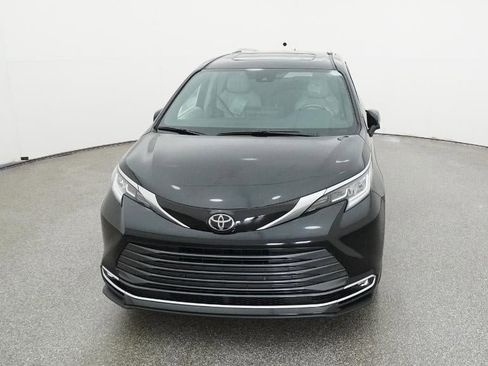 New 2026 Toyota Sienna Limited image 49