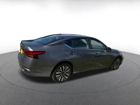 Used 2026 Nissan Altima 2.5 SV FWD image 14