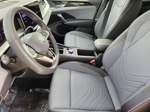 New 2026 Volkswagen Tiguan SE R-Line AWD/4WD image 4