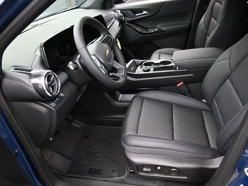 New 2026 Chevrolet Equinox LT w/ Convenience Package II image 8