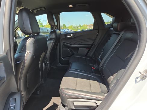 Used 2025 Ford Escape ST-Line Select AWD/4WD image 11
