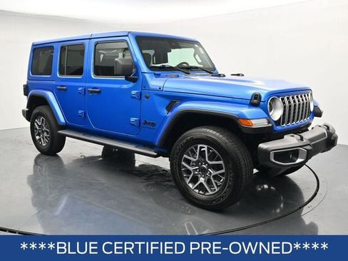 Used 2025 Jeep Wrangler Unlimited Sahara AWD/4WD image 2