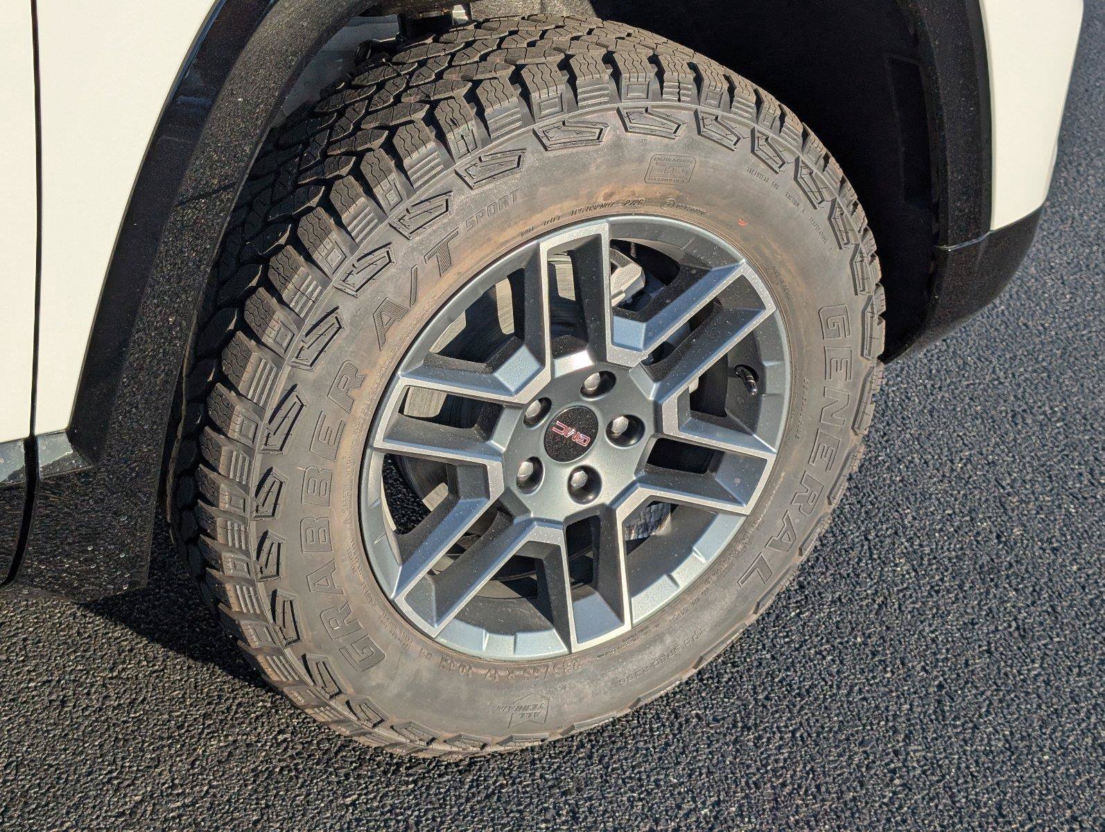 New 2027 GMC Terrain AT4 w/ Convenience Package III AWD/4WD image 34