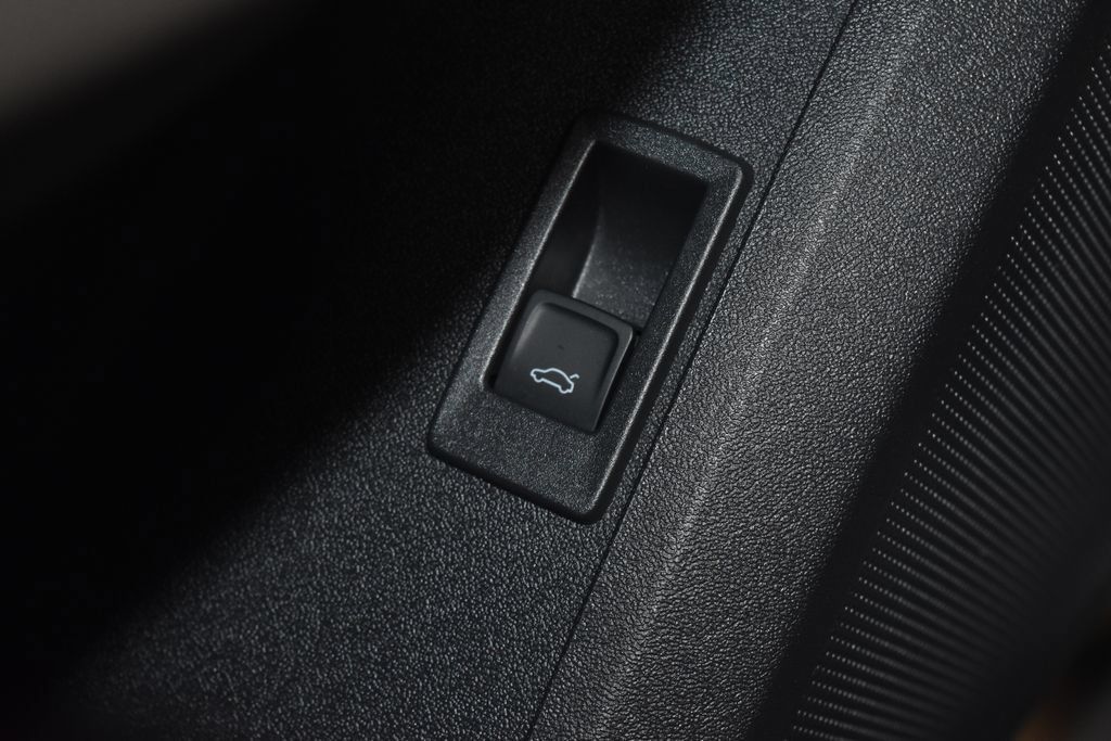 Certified 2025 Audi Q5 Premium Plus w/ Premium Plus AWD/4WD image 6