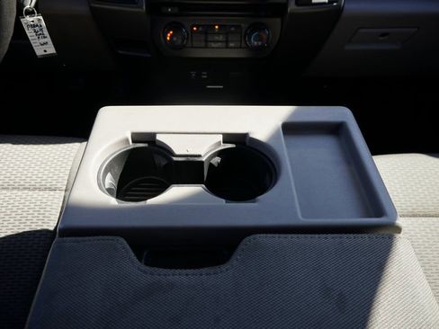 Used 2015 Ford F150 XLT image 23