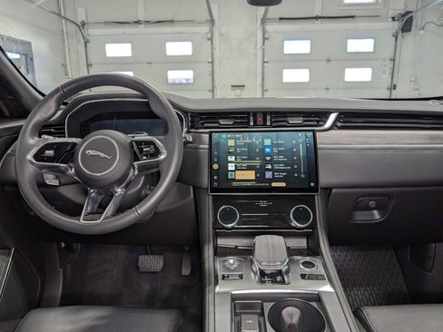 Used 2023 Jaguar F-PACE S AWD/4WD image 18