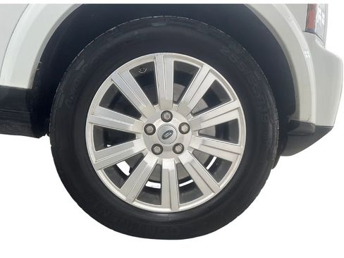 Used 2013 Land Rover LR4 HSE image 9