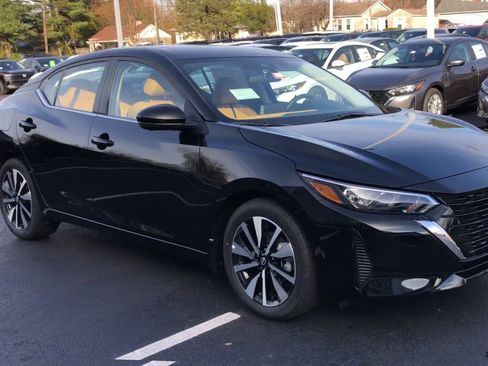 New 2025 Nissan Sentra SV w/ SV Premium Package image 2