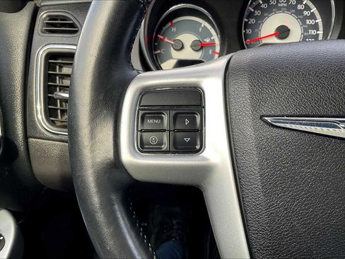 Used 2013 Chrysler 200 Touring image 21