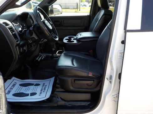 Used 2022 RAM 2500 Tradesman w/ Chrome Appearance Group image 12