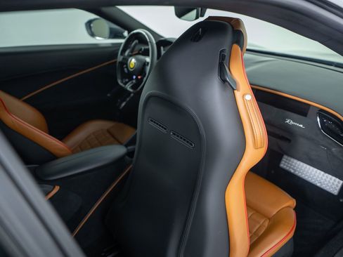 Certified 2022 Ferrari Roma image 25