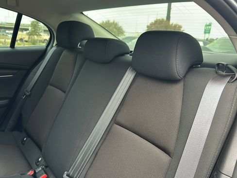 Used 2024 MAZDA MAZDA3 s image 19