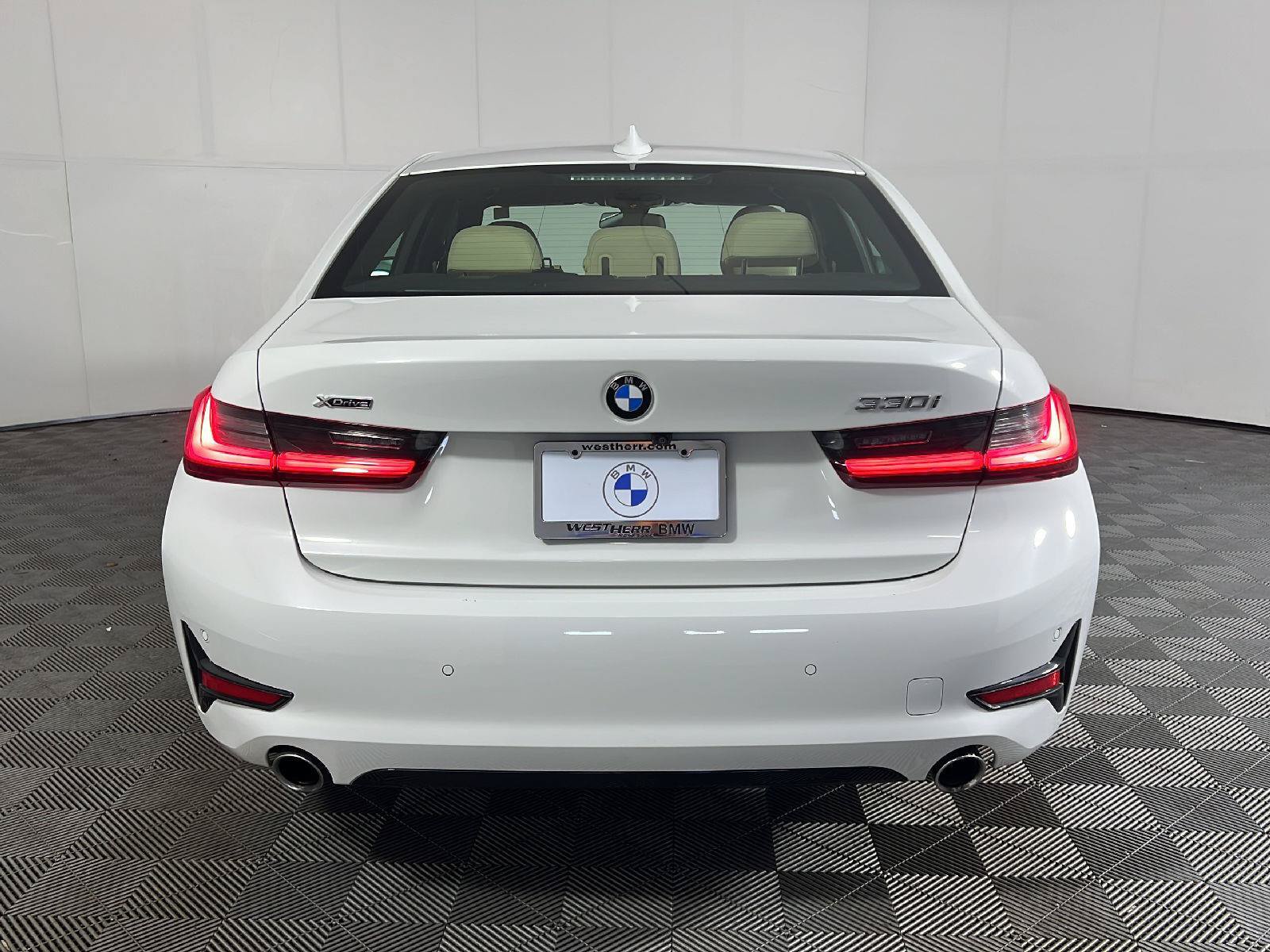 Used 2021 BMW 330i xDrive Sedan w/ Premium Package AWD/4WD image 6