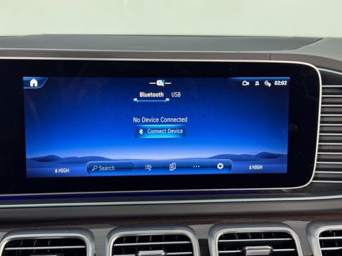 Used 2024 Mercedes-Benz GLS 63 AMG 4MATIC image 32