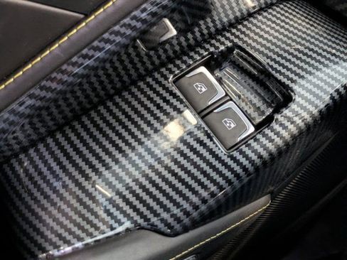 Used 2016 Chevrolet Corvette Z06 w/ 3LZ Preferred Equipment Group image 17