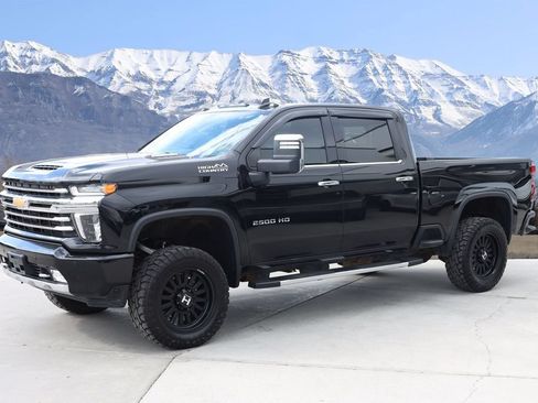 Used 2023 Chevrolet Silverado 2500 High Country AWD/4WD image 2