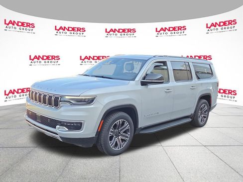 Used 2024 Jeep Wagoneer L Series II w/ Flexible Seating Group RWD image 7