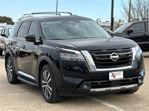 Certified 2022 Nissan Pathfinder Platinum w/ Lighting Package (N93) image 2