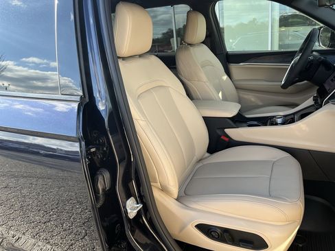 Used 2024 Jeep Grand Cherokee L Limited w/ Luxury Tech Group II image 36