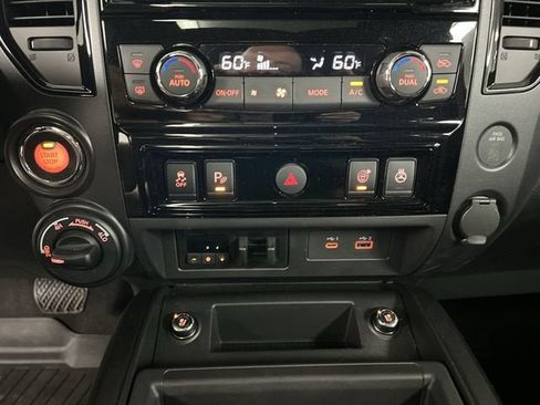 Used 2024 Nissan Titan PRO-4X w/ Pro-4x Convenience Package AWD/4WD image 18