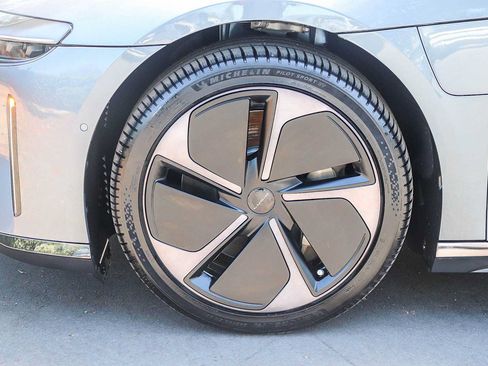 Used 2025 Lucid Air Pure RWD image 11
