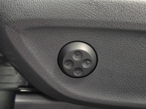 Used 2025 Mercedes-Benz GLE 350 4MATIC image 35