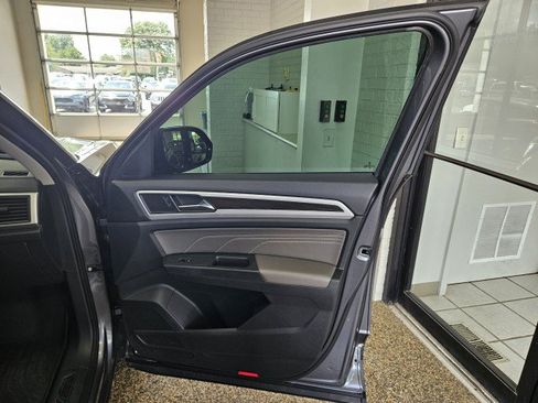 Used 2021 Volkswagen Atlas SE AWD/4WD image 16