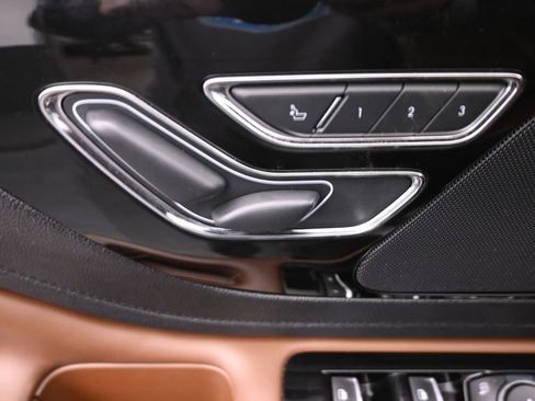 Used 2020 Lincoln Aviator Reserve w/ Equipment Group 201A image 15