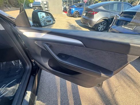 Used 2024 Tesla Model Y Long Range AWD/4WD image 21