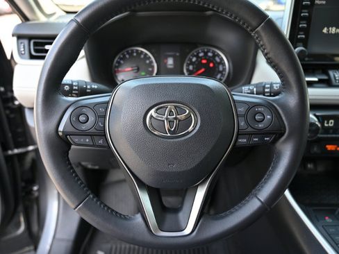 Used 2019 Toyota RAV4 XLE Premium w/ Cold Weather Package AWD/4WD image 22