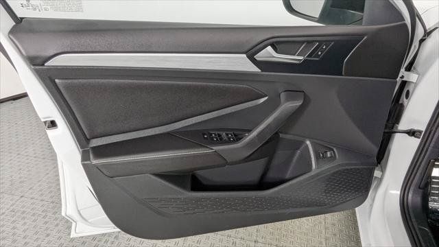 Used 2025 Volkswagen Jetta Sport FWD image 12