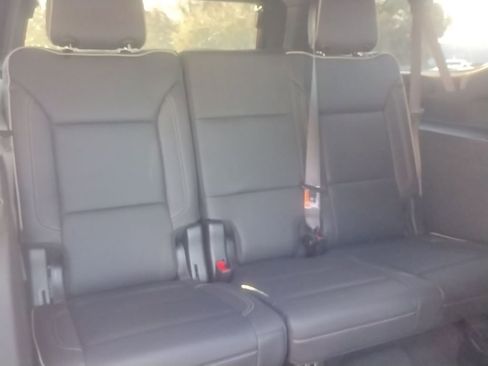Used 2025 Chevrolet Suburban Premier image 41
