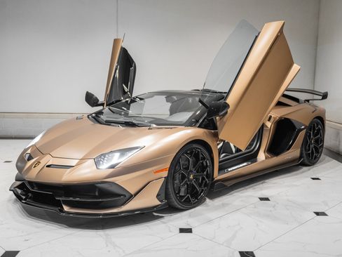 Used 2021 Lamborghini Aventador SVJ AWD/4WD image 16