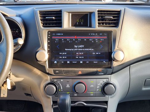Used 2010 Toyota Highlander 2WD image 19