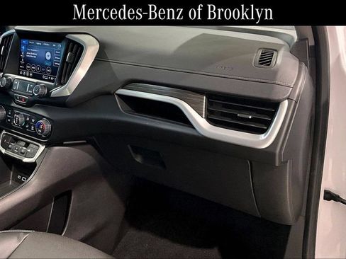 Used 2023 GMC Terrain SLT AWD/4WD image 18