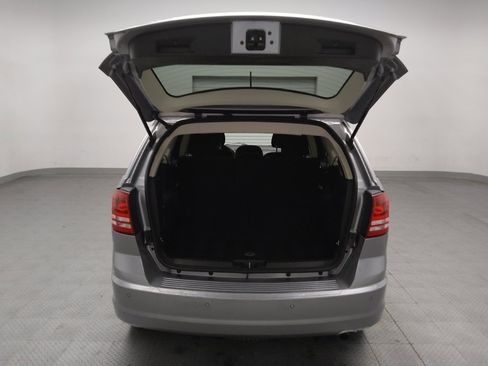 Used 2020 Dodge Journey SE FWD image 29