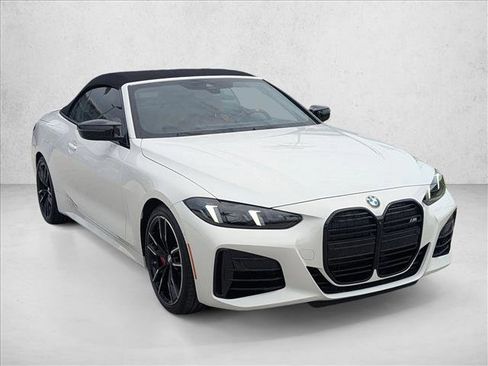 Used 2025 BMW M440i Convertible w/ Premium Package RWD image 3