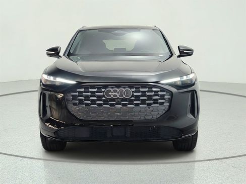 Used 2025 Audi Q5 Premium Plus w/ Premium Plus AWD/4WD image 2