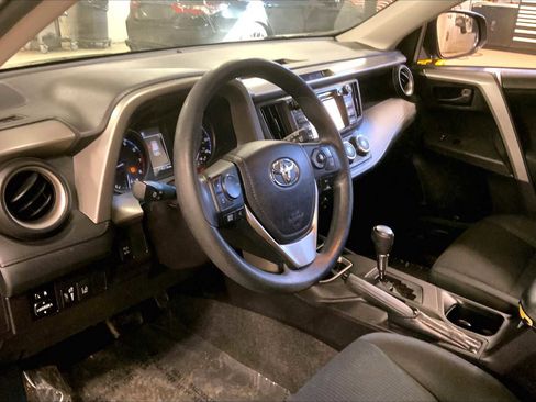 Used 2017 Toyota RAV4 LE w/ Carpet Mat Package image 17